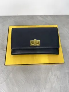【美品】フェンディ ピーカブー 長財布 レザー ブラック