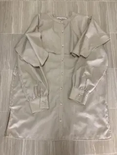 フリルシャツ