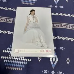 櫻坂46 山下瞳月「Make or Breake」ジャケット写真衣装 座り