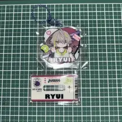 18TRIP 白光琉依 ガチャガチャ アクリルキーホルダー アクリススタンド