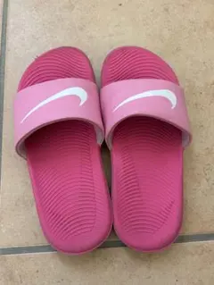 Nike べナッシ　サンダル19cm