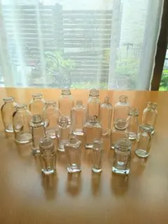 レトロ瓶☆小瓶20個セットA・薬瓶・化粧品瓶・昭和レトロ・インテリア小物・チビン