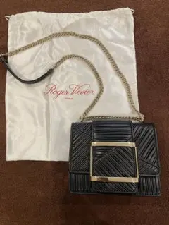 ロジェヴィヴィエ Roger Vivier ゴールドチェーンのバッグ美品
