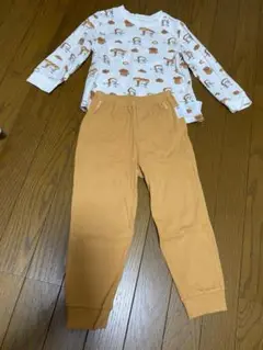 ユニクロ　パジャマ 100