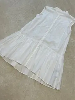 UNTITLEDバンドカラー シャツ ノースリーブフレアチュニック【0】