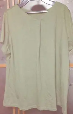 フロントタックTシャツ（カーキ色）