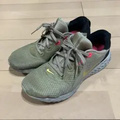 ナイキ　NIKE legend recot