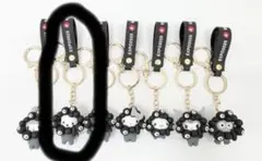 万博 ミャクミャク サンリオ キーホルダー 黒ミャクなりきり ポチャッコ
