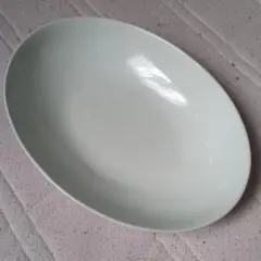 ホワイト楕円形陶磁器皿