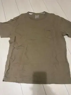 カーキ色 コットン Tシャツ ポケット付き