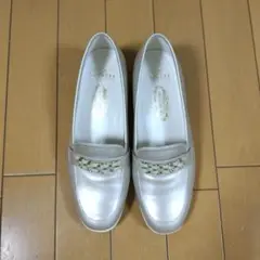 新品、銀座ヨシノヤのシヤンパン色モカシン