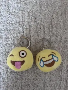 絵文字デザイン キーホルダー 2個セット