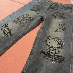 キティちゃんデニムズボン