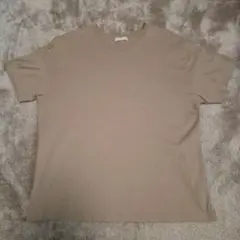 ベージュTシャツ