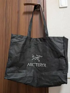 Arc'teryx 不織布バッグ