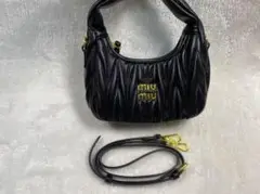 miu miu 黒 レザー ショルダーバッグ ハンドバッグ
