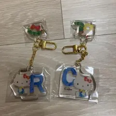 ハローキティ　はらぺこあおむし　ツインアクリルキーホルダー