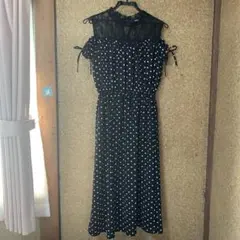 水玉模様オフショルダーワンピース