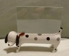 犬型フォトフレーム 白いダックスフンド風 白地に斑点 黒い垂れ耳