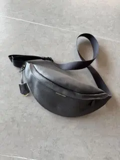 レザー ブラック ボディバッグ　MAISONdeSABRE