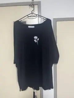 ADRER バラ刺繍Tシャツ