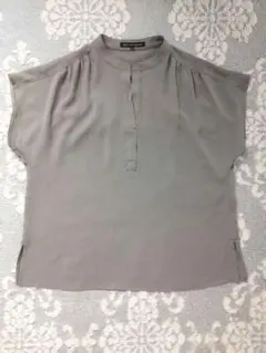 23区　スキッパーブラウス　サイズ38(Mサイズ相当)オリーブ色
