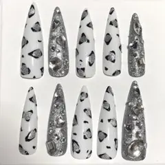 ネイルチップ　量産型地雷ギャルY2Kヒョウ柄ハートネイル
