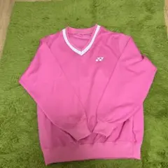 YONEX ピンク Vネックウェア