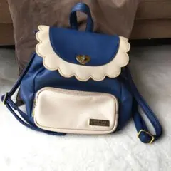 スカラップデザインリュック 青とベージュ