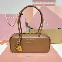 Miu Miu ブラウン ショルダーバッグ