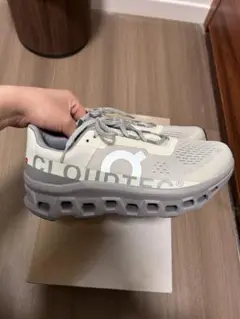 On オン Cloudmonster ランニングシューズ スニーカー　ベージュ