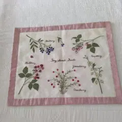 刺繍のベリー デザイン ホビーラホビーレ完成品 ３８×48