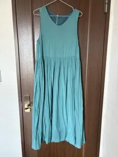 ロングワンピース　ノースリーブ　ブルーグリーン
