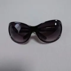 オーバーサイズ黒サングラス