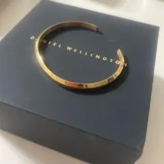 DANIEL WELLINGTON シンプルバングル