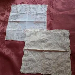 手刺繍ハンカチ二枚