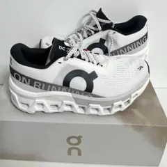 On Cloudmonsterホワイト/ブラック スニーカー 26.5cm