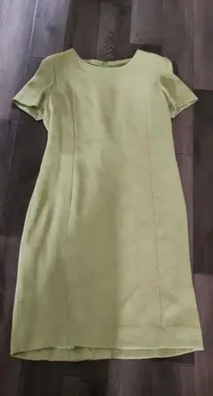 ライトグリーン 半袖 ひざ丈ワンピース