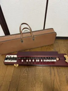 大正琴 特松　赤 ケース付き