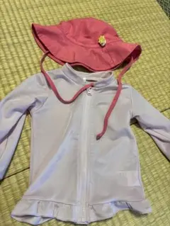 ピンクとラベンダーカラーラッシュガードと帽子セット