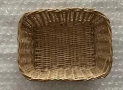 天然素材の小型バスケット