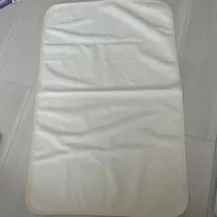 おむつ替えマット クリーム色 約70cm x 50cm