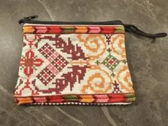 サルト刺繍　ポーチ