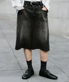 CURVED SEAM DENIM WIDE SHORTS ブラック L