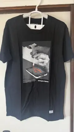 グラフィックプリント 黒 Tシャツ