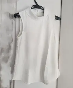 H＆M ホワイト ノースリーブ ハイネック トップス