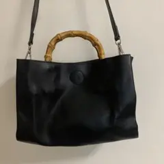 【インディヴィ】黒 合成皮革 ショルダーバッグ バンブーハンドル