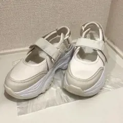 ホワイト スポーツサンダル 厚底