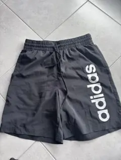 adidas 黒 ショートパンツ Ｓサイズ