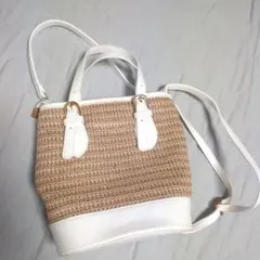 ベージュとホワイトの2WAYショルダーバッグ